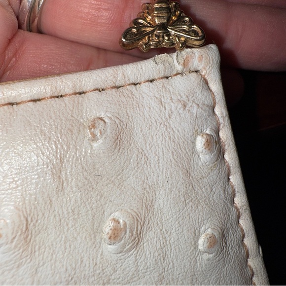 Geometric Black Cream Faux Ostrich Embossed Classy Clutch - Picture 10 of 11